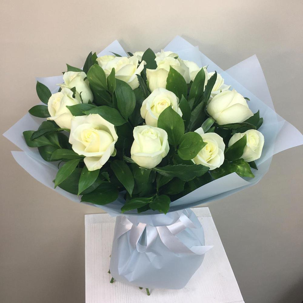 Букет 15 Белых роз Проуд в Дмитровский Погост