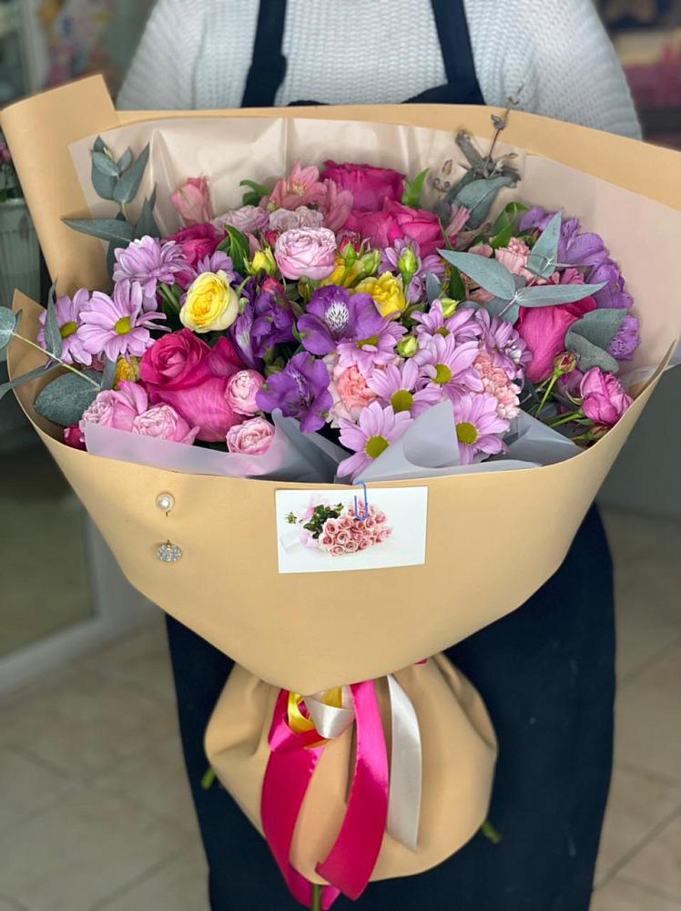 Букет цветов из: Хризантемы, Гвоздики и Альстромерии в Дмитровский Погост