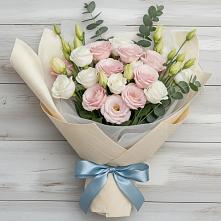 Букет цветов из:  Лизиантусы в Дмитровский Погост