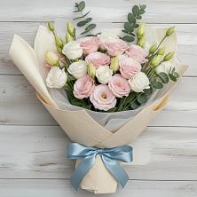 Букет цветов из:  Лизиантусы в Дмитровский Погост