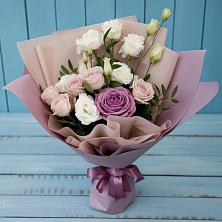 Букет цветов из:  Розы и Лизиантусы в Дмитровский Погост