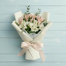 Букет цветов из:  Альстромерии в Дмитровский Погост