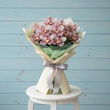 Букет цветов из:  Орхидеи и Розы в Дмитровский Погост