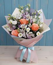 Букет цветов из:  Лизиантусы, Розы, Альстромерии и Гипсофила в Дмитровский Погост