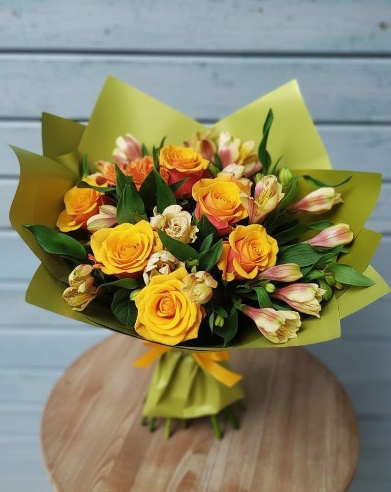 Букет цветов из: Альстромерии и Розы в Дмитровский Погост