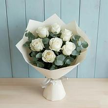 Букет Белые розы в Эвкалипте в Дмитровский Погост