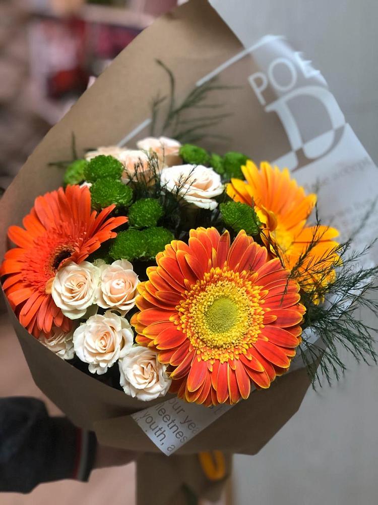 Букет цветов из: Герберы, Хризантемы и Розы в Дмитровский Погост