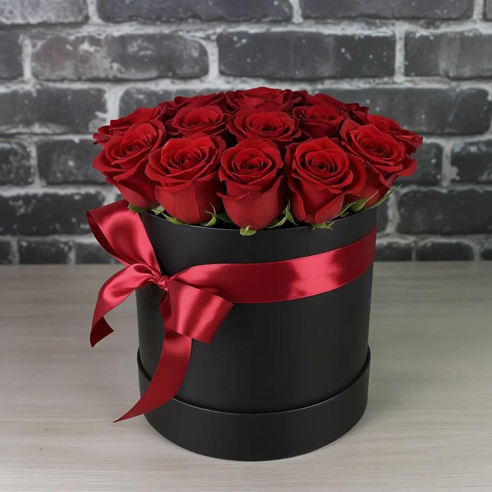 Цветочная композиция из Розы в шляпной коробке в Дмитровский Погост