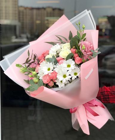 Букет цветов из: Розы, Лизиантусы и Хризантемы в Дмитровский Погост