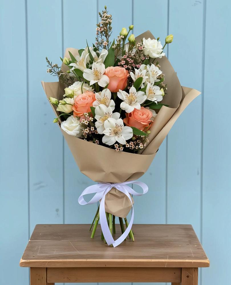 Букет цветов из: Альстромерии, Лизиантусы, Розы и Хризантемы в Дмитровский Погост